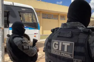 Mirando controle e disciplina, Polícia Penal revista celas e transfere 266 presos em Anápolis