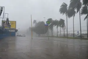 Goiás pode ter tempestades com ventos acima de 50 km/h e risco de descargas elétricas
