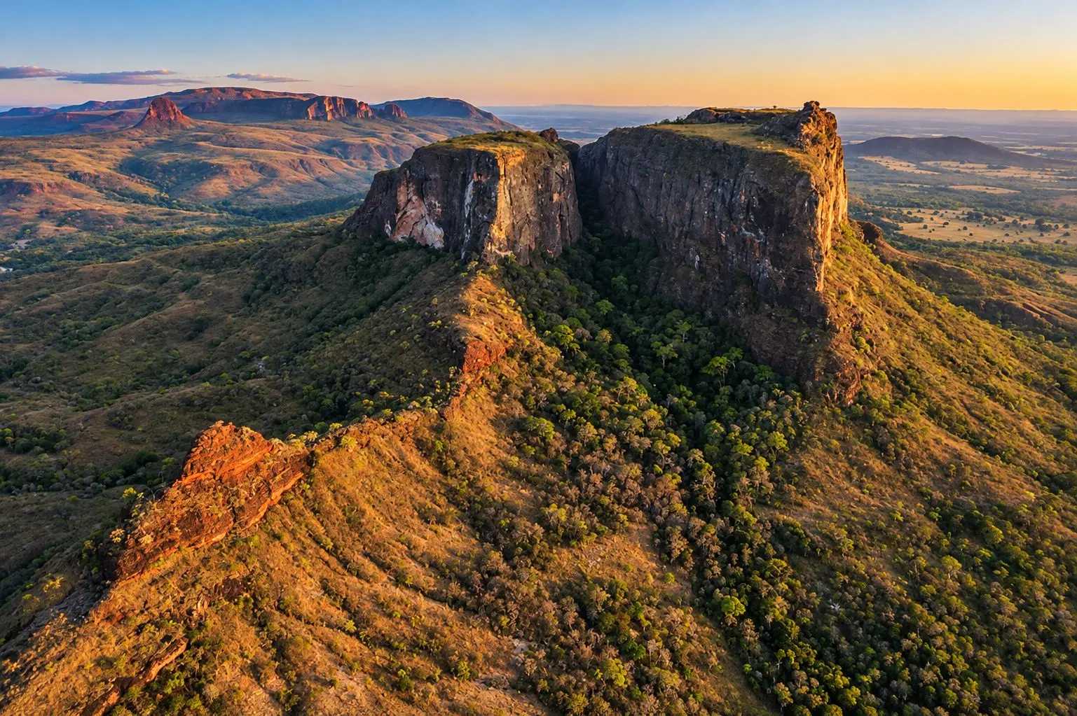 Portelândia possui todos os seus limites territoriais compartilhados com Mineiros, formando um enclave municipal no Sudoeste de Goiás. (Imagem: Reprodução/Bora Pra Goiás)