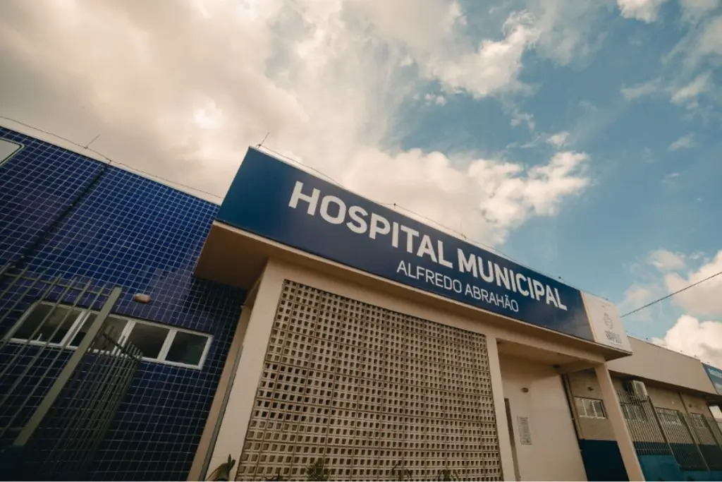 Após incêndio, Funev remaneja pacientes para outros setores do Hospital Municipal Alfredo Abrão