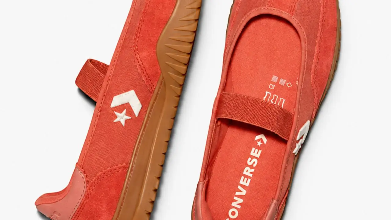 Converse na cor 'Laranja Mecânica'