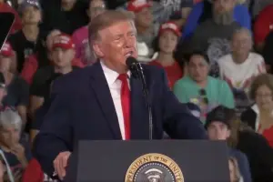 Trump volta a dizer, sem provas, que eleições brasileiras foram fraudadas