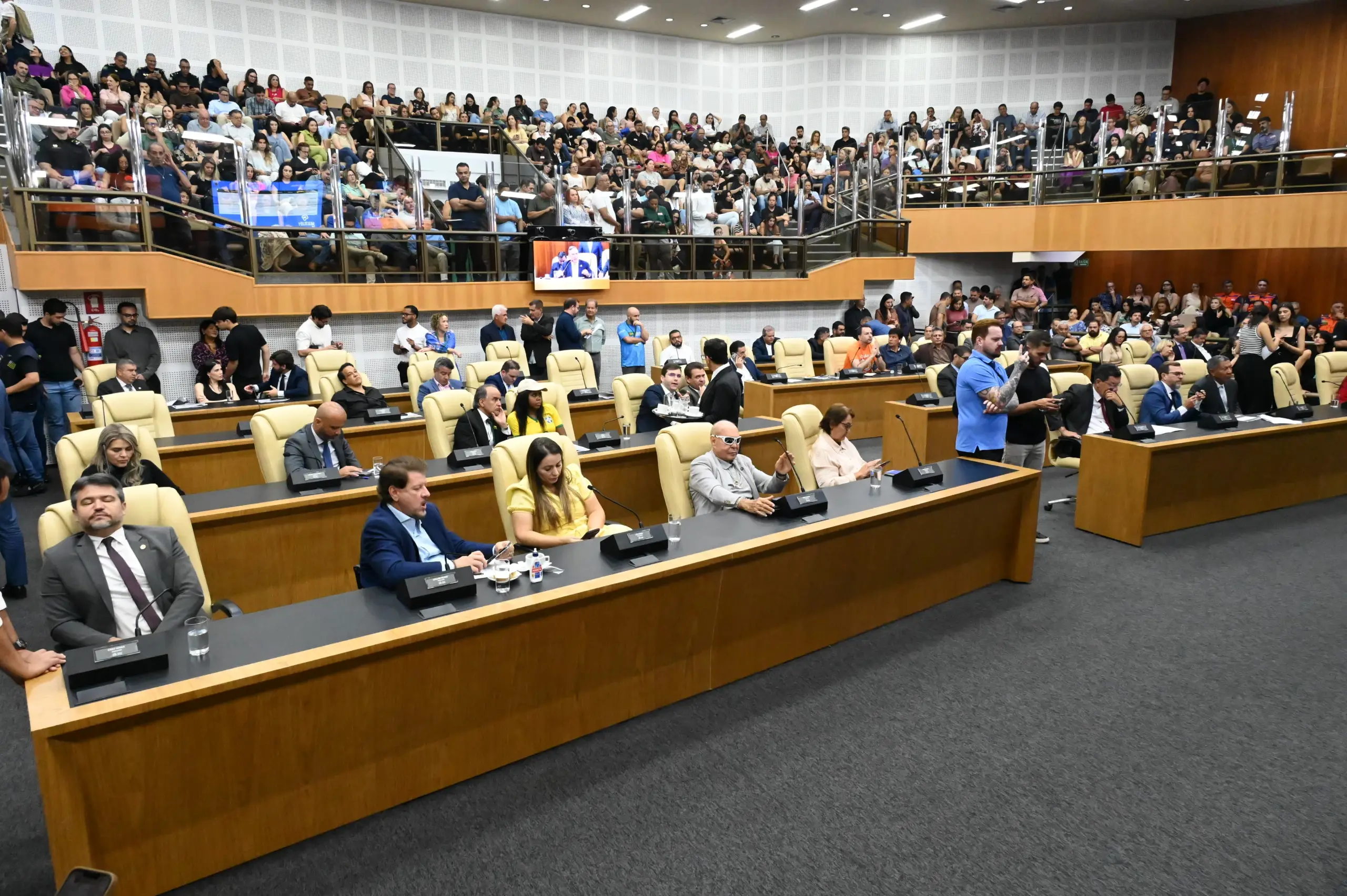 Taxa do Lixo: mais de 200 mil famílias podem ser afetadas por disputa judicial em Goiânia