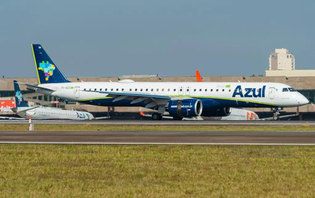 Aeronave da Azul Linhas Aéreas, companhia condenada a indenizar casal após cancelamento de voo internacional. (Foto: Reprodução/Azul)