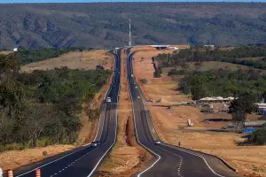 Obras do Governo de Goiás ampliam a conexão entre regiões produtoras, polos turísticos e centros urbanos em todo o estado. (Foto: Divulgação)