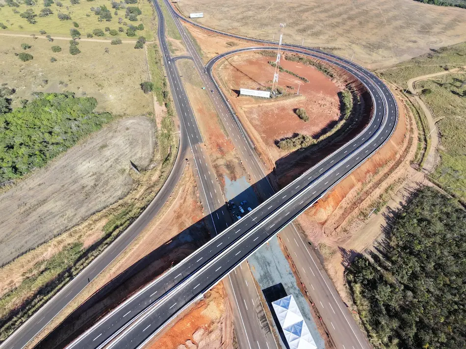 Obras em diferentes regiões de Goiás ampliam a infraestrutura e favorecem o desenvolvimento econômico e social. (Foto: Divulgação)