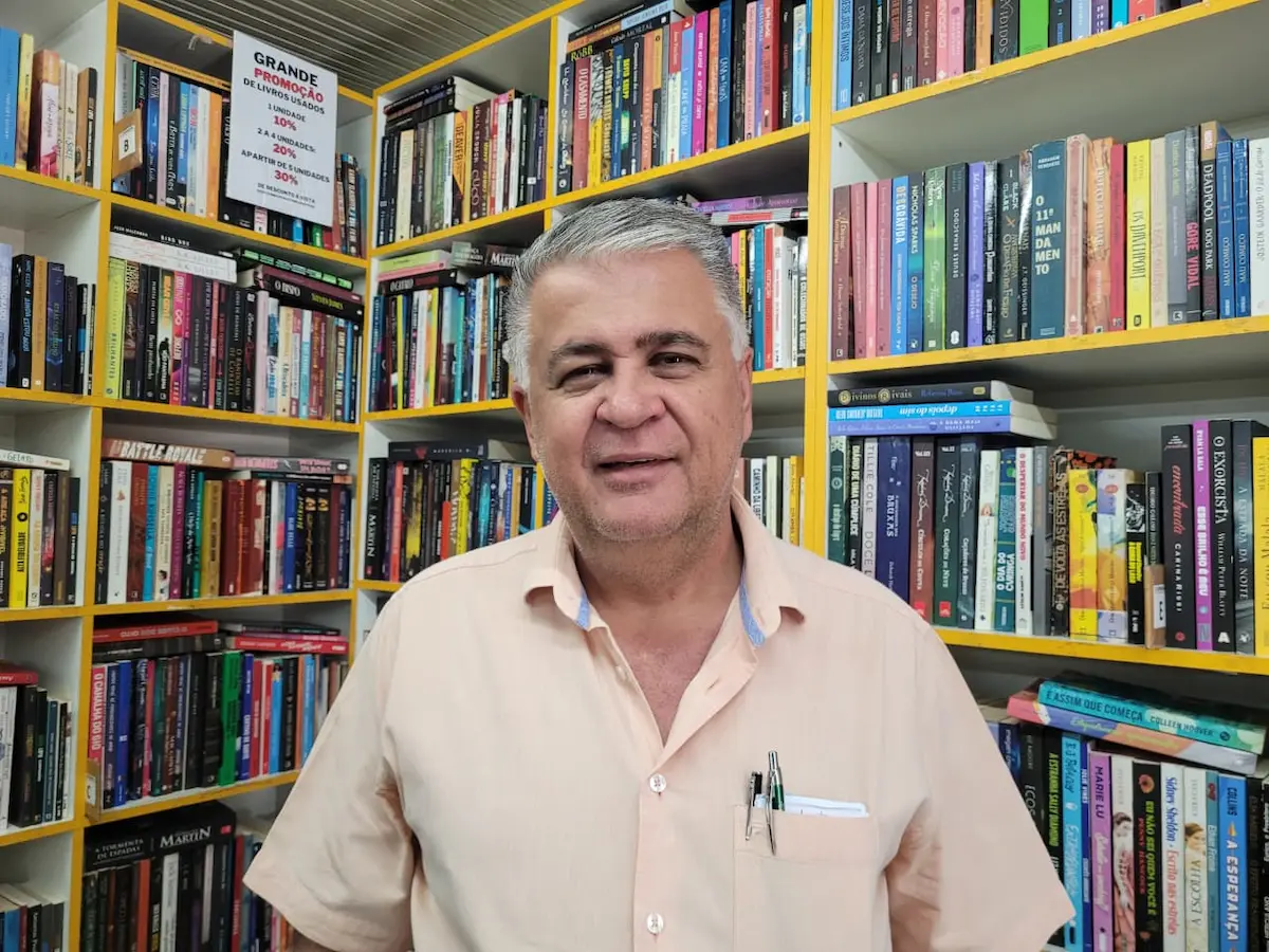 Paulo Márcio, proprietário do Armazém do Livro, que já teve 3 lojas.