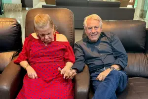 Vice-governador eleito de Goiás emociona ao falar sobre esposa que não o reconhece